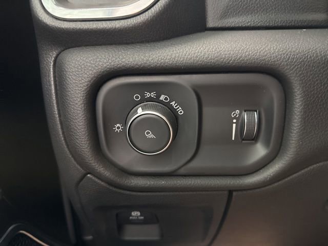 Used 2024 RAM 1500 Laramie image 41