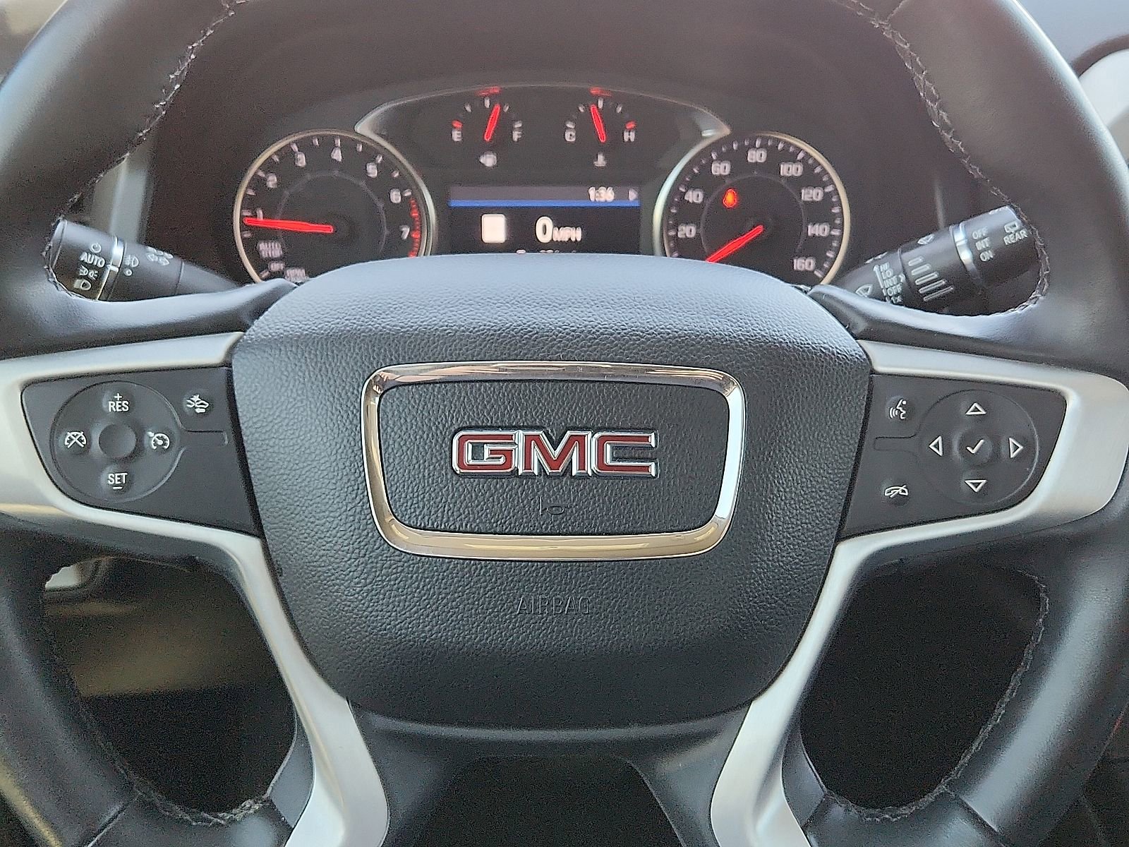Used 2023 GMC Acadia SLT image 24
