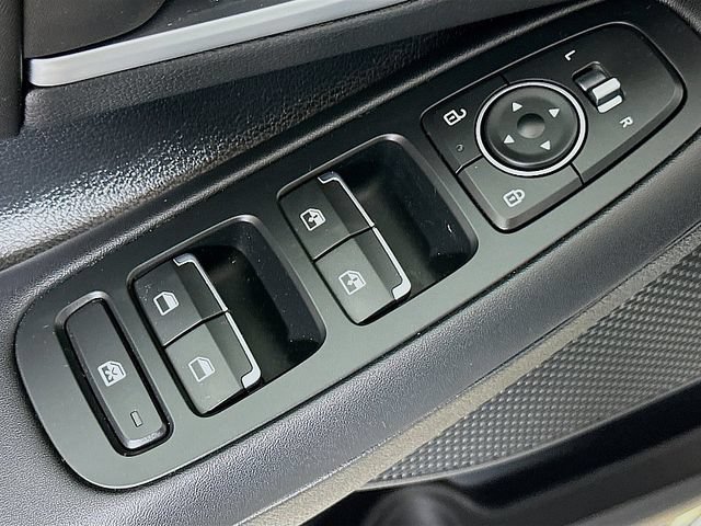 Used 2025 Hyundai Sonata SEL FWD image 17