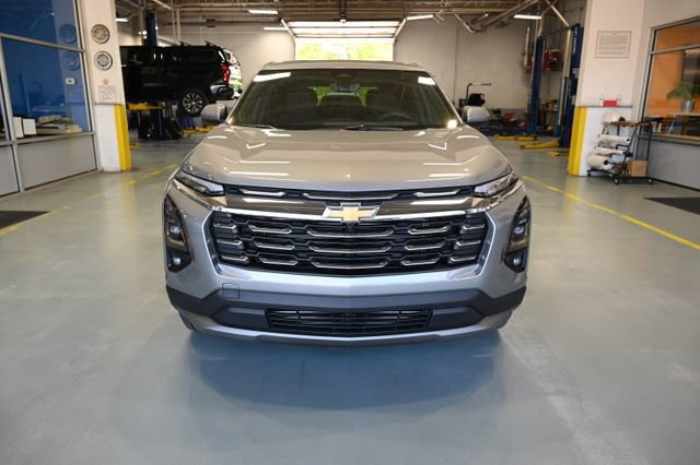 New 2026 Chevrolet Equinox LT w/ Safety and Technology Package FWD image 2