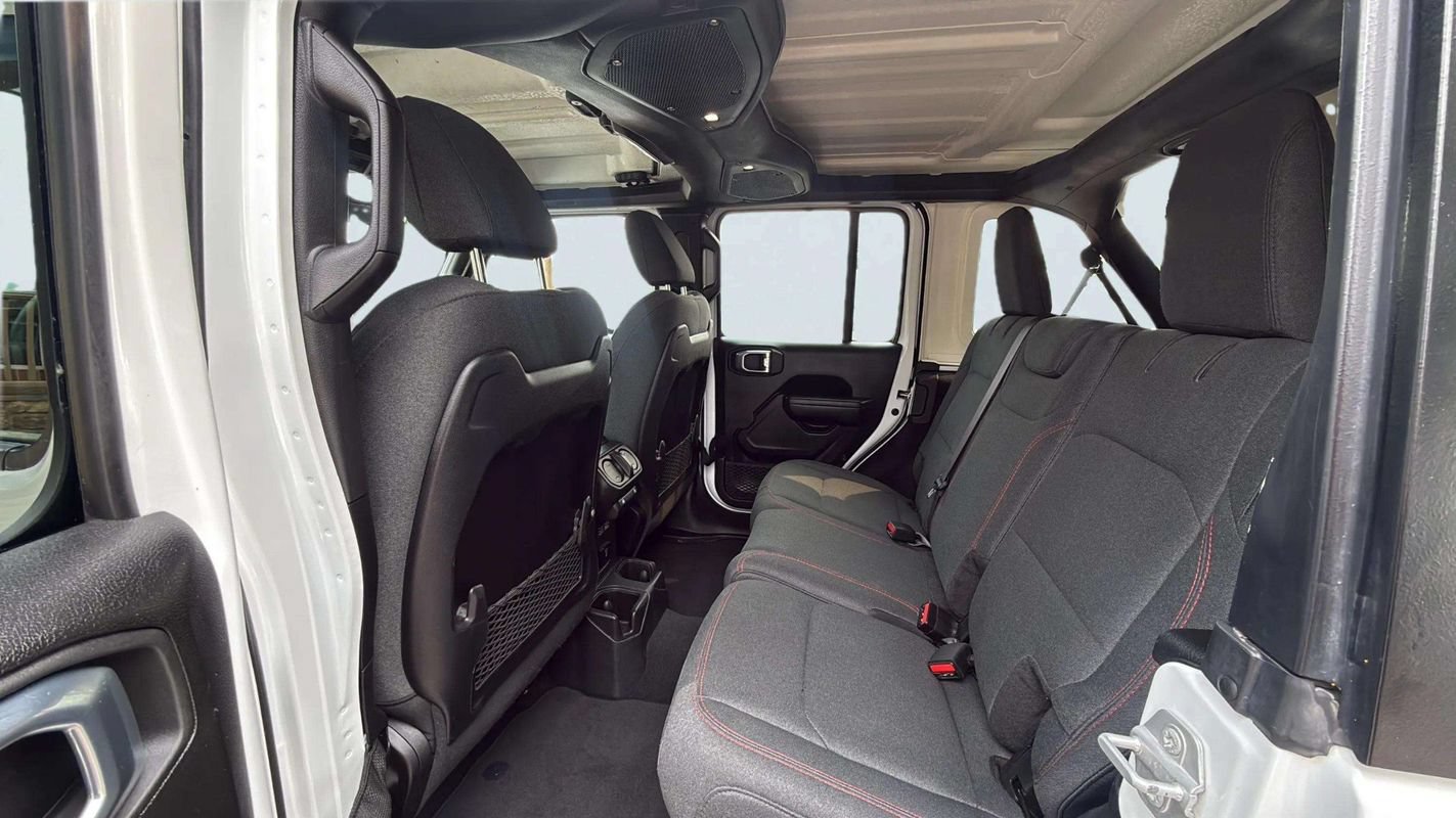 Used 2024 Jeep Wrangler Unlimited Rubicon AWD/4WD image 17