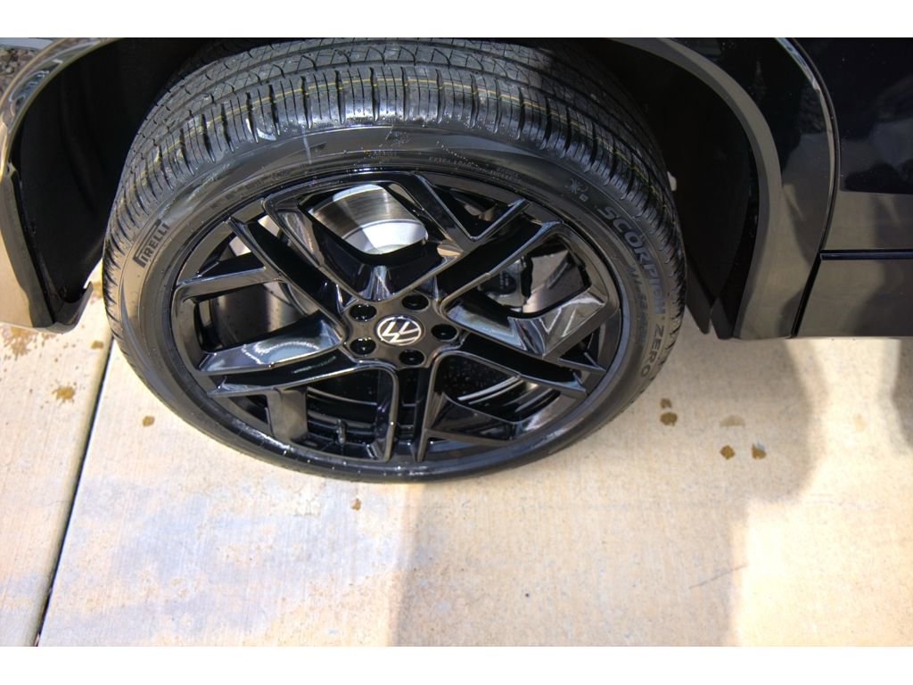 New 2026 Volkswagen Tiguan SE R-Line image 14