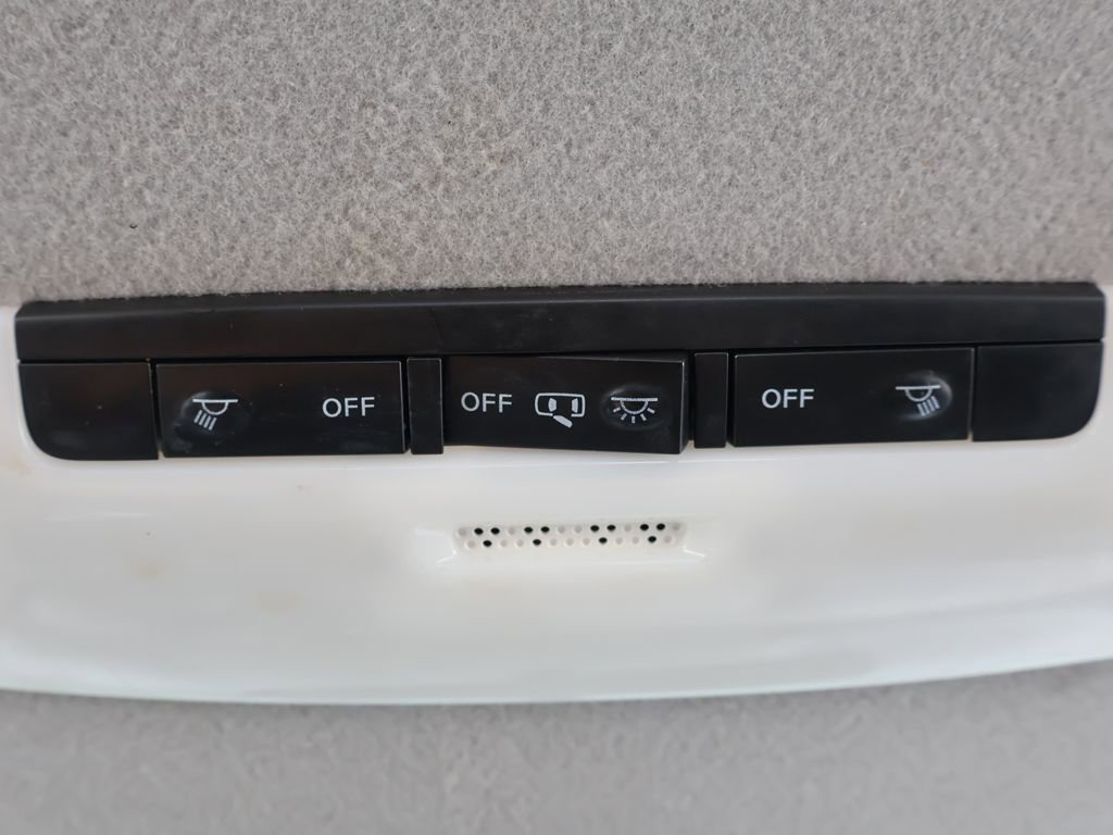Used 2020 Nissan Kicks SV FWD image 44