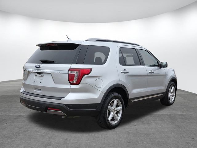 Used 2019 Ford Explorer XLT w/ Equipment Group 201A image 4