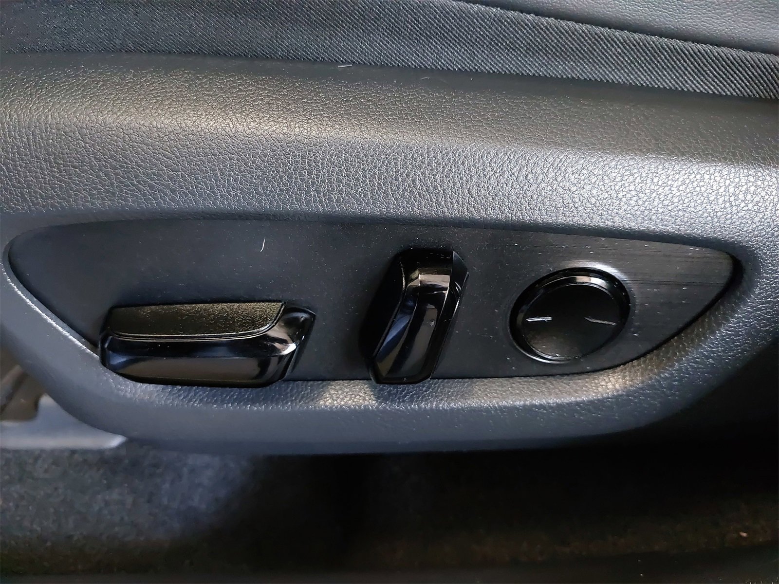 Used 2025 Lexus NX 350h AWD w/ Premium Package image 32