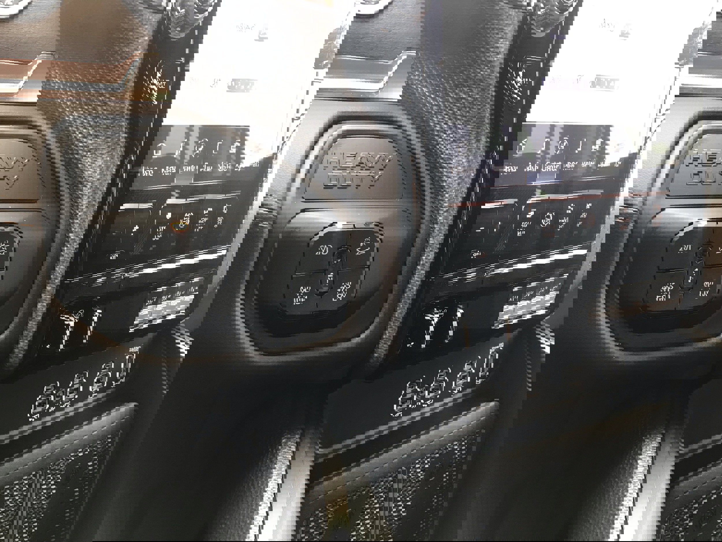 New 2025 RAM 2500 Limited image 32