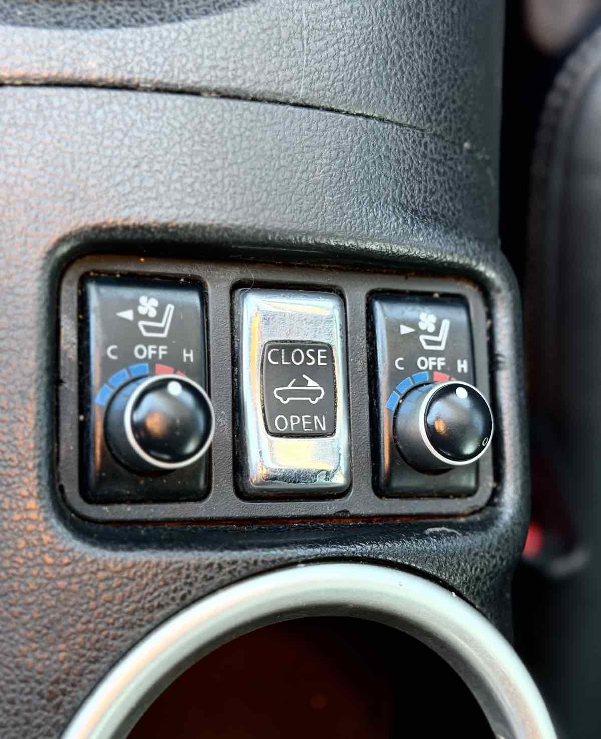 Used 2011 Nissan 370Z Touring w/ Sport Pkg image 27