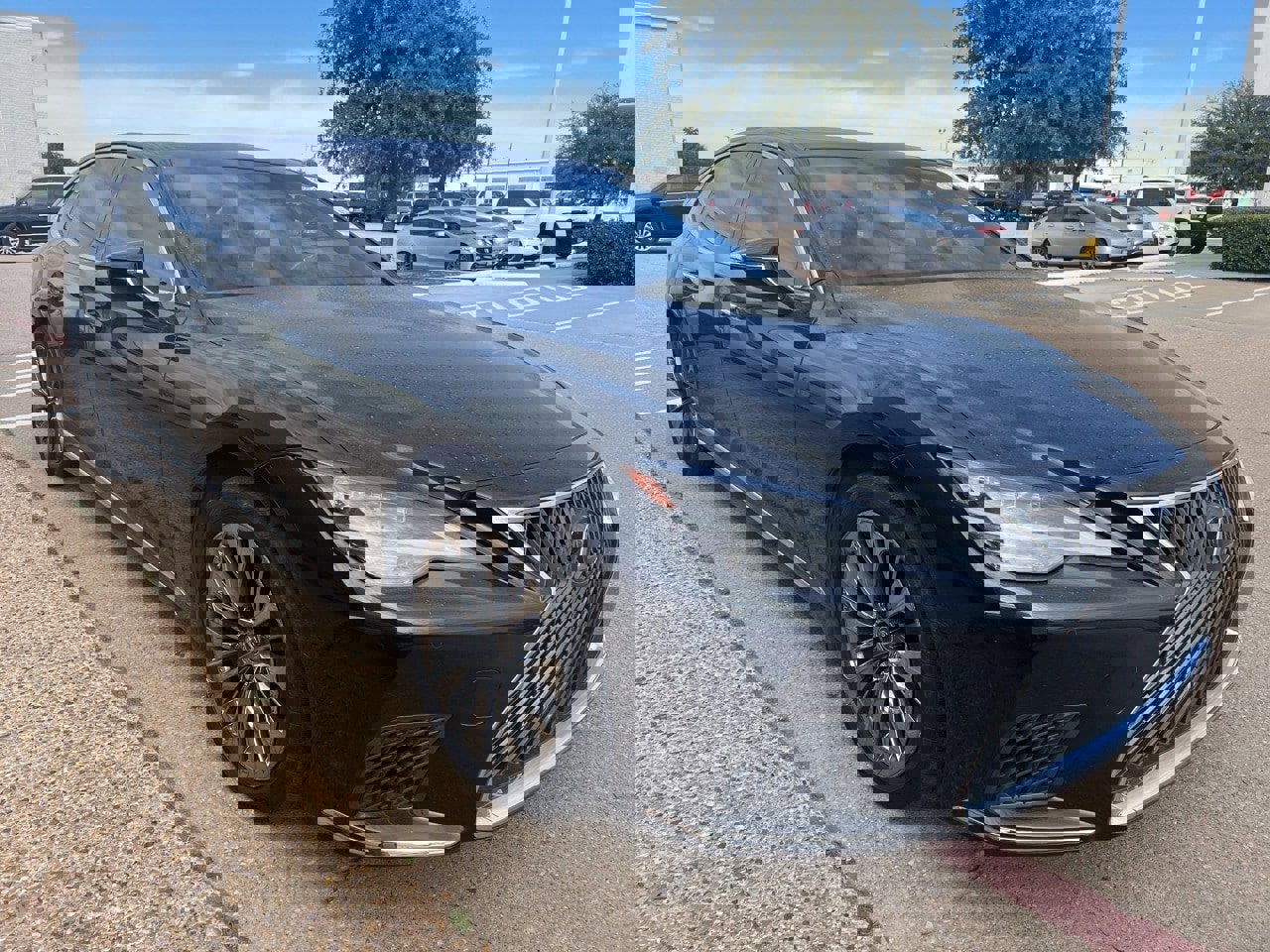 Used 2021 Lexus LS 500 w/ Accessory Package (Z2) image 3