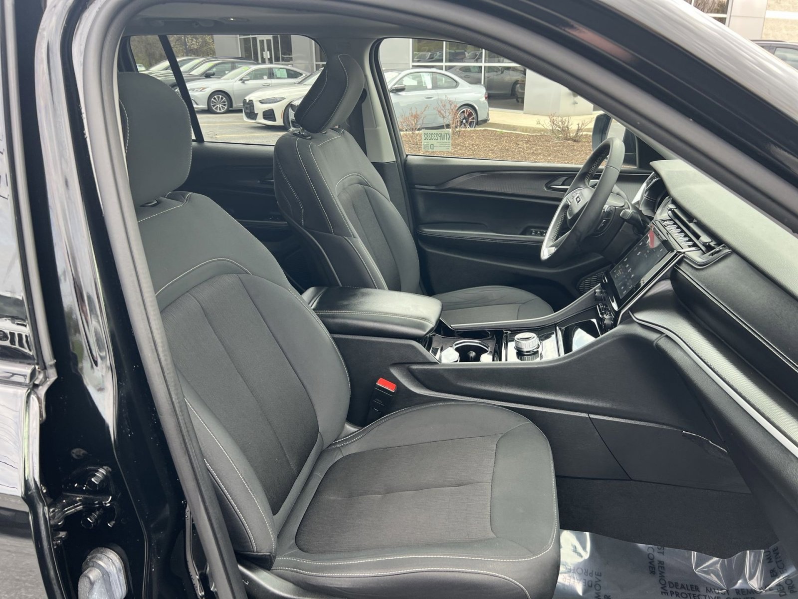 Used 2023 Jeep Grand Cherokee Laredo image 26