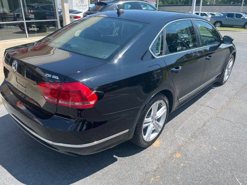 Used 2014 Volkswagen Passat 1.8T SEL Premium FWD image 6