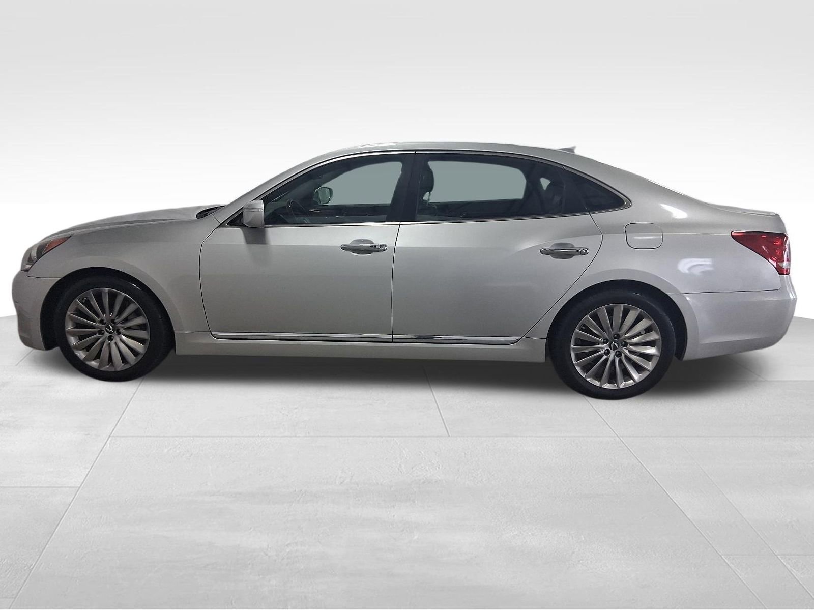 Used 2014 Hyundai Equus Signature RWD image 8