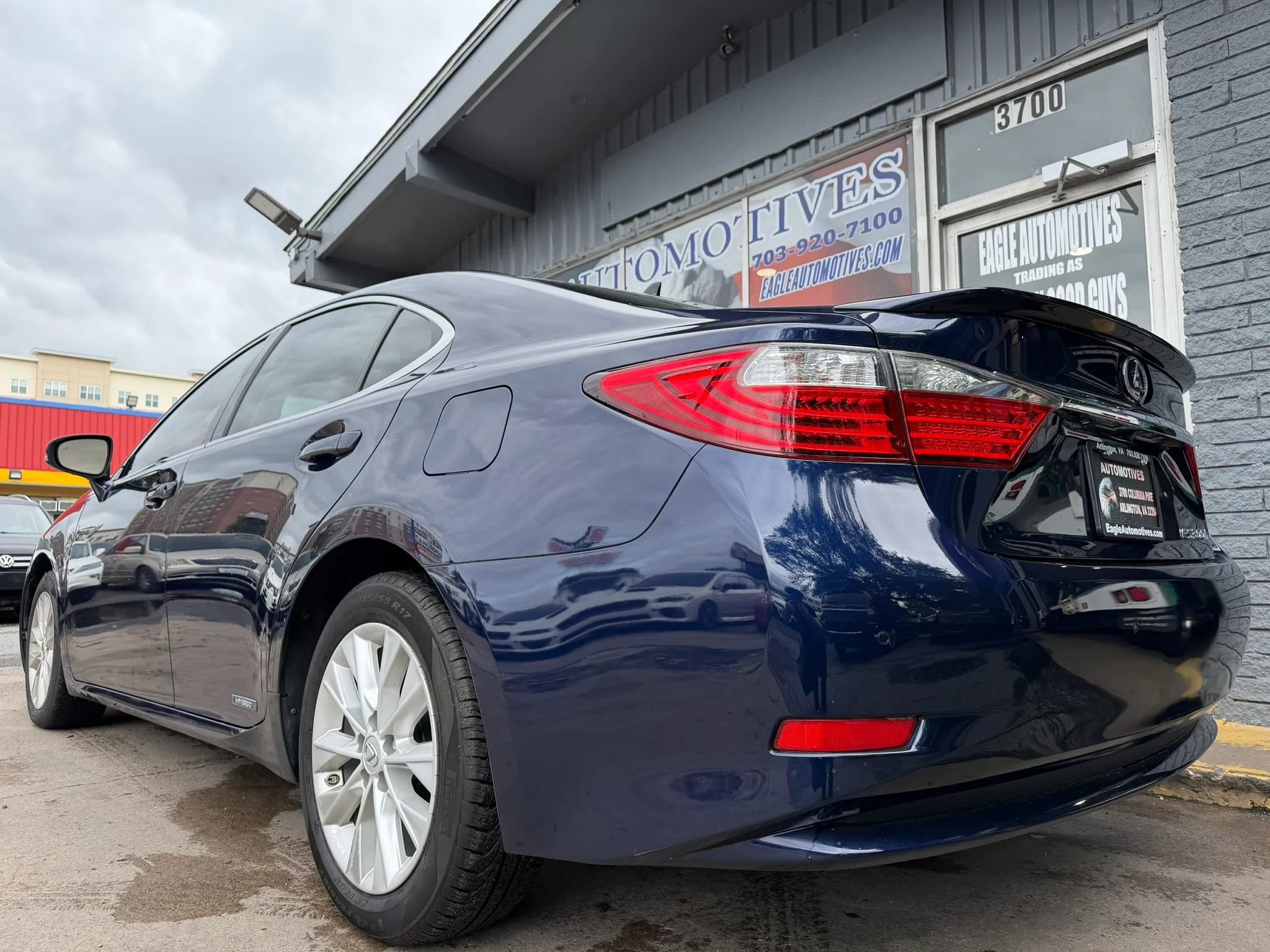Used 2014 Lexus ES 300h w/ Luxury Package w/Bamboo Trim FWD image 5
