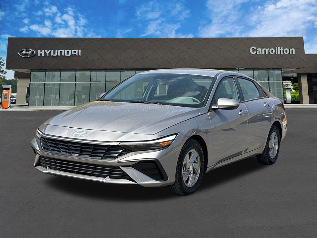 Used 2025 Hyundai Elantra SE image 1