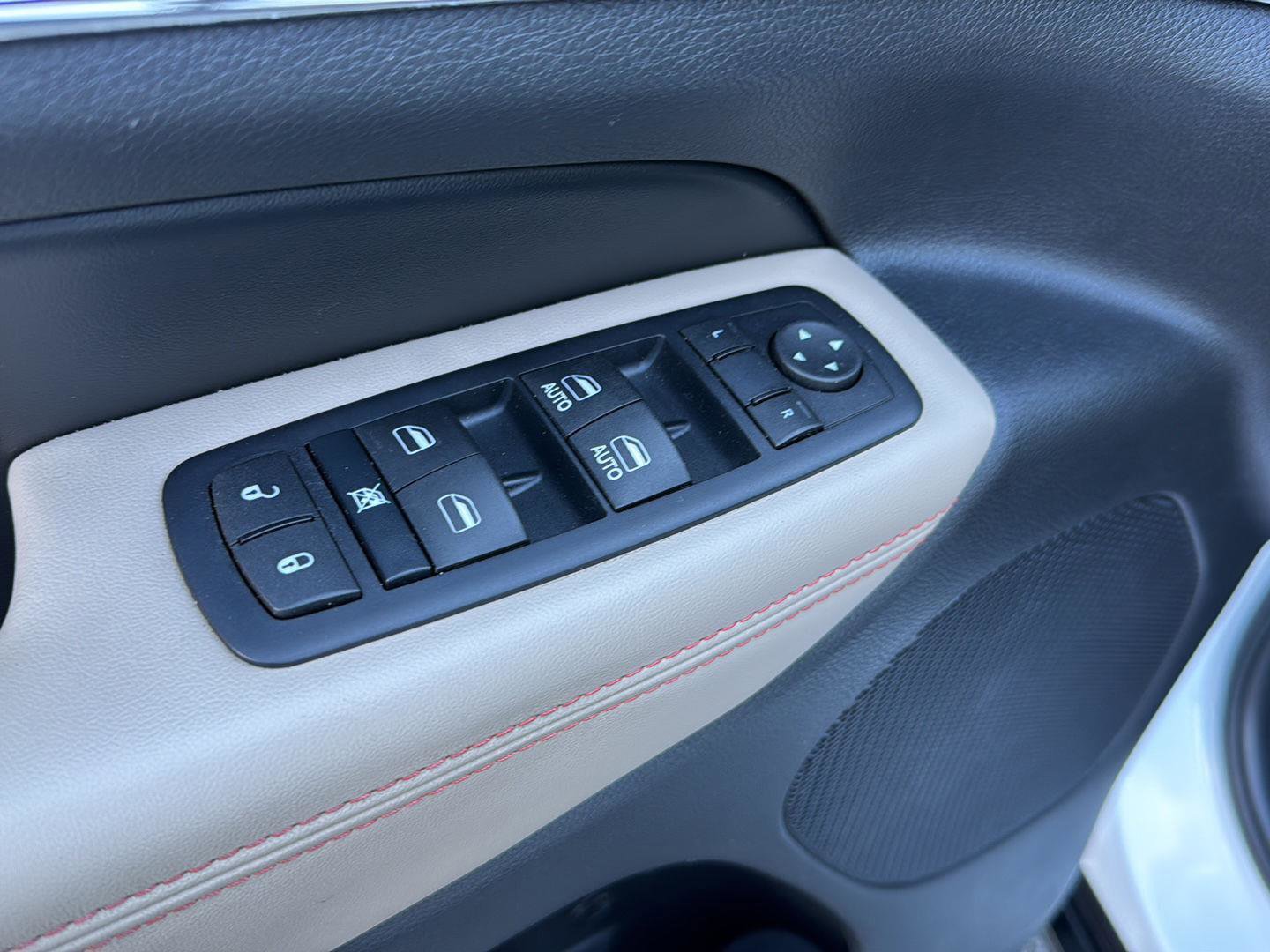 Used 2016 Jeep Grand Cherokee Limited 75th Anniversary image 30