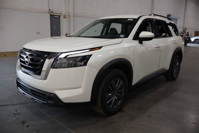 Used 2024 Nissan Pathfinder SV image 40