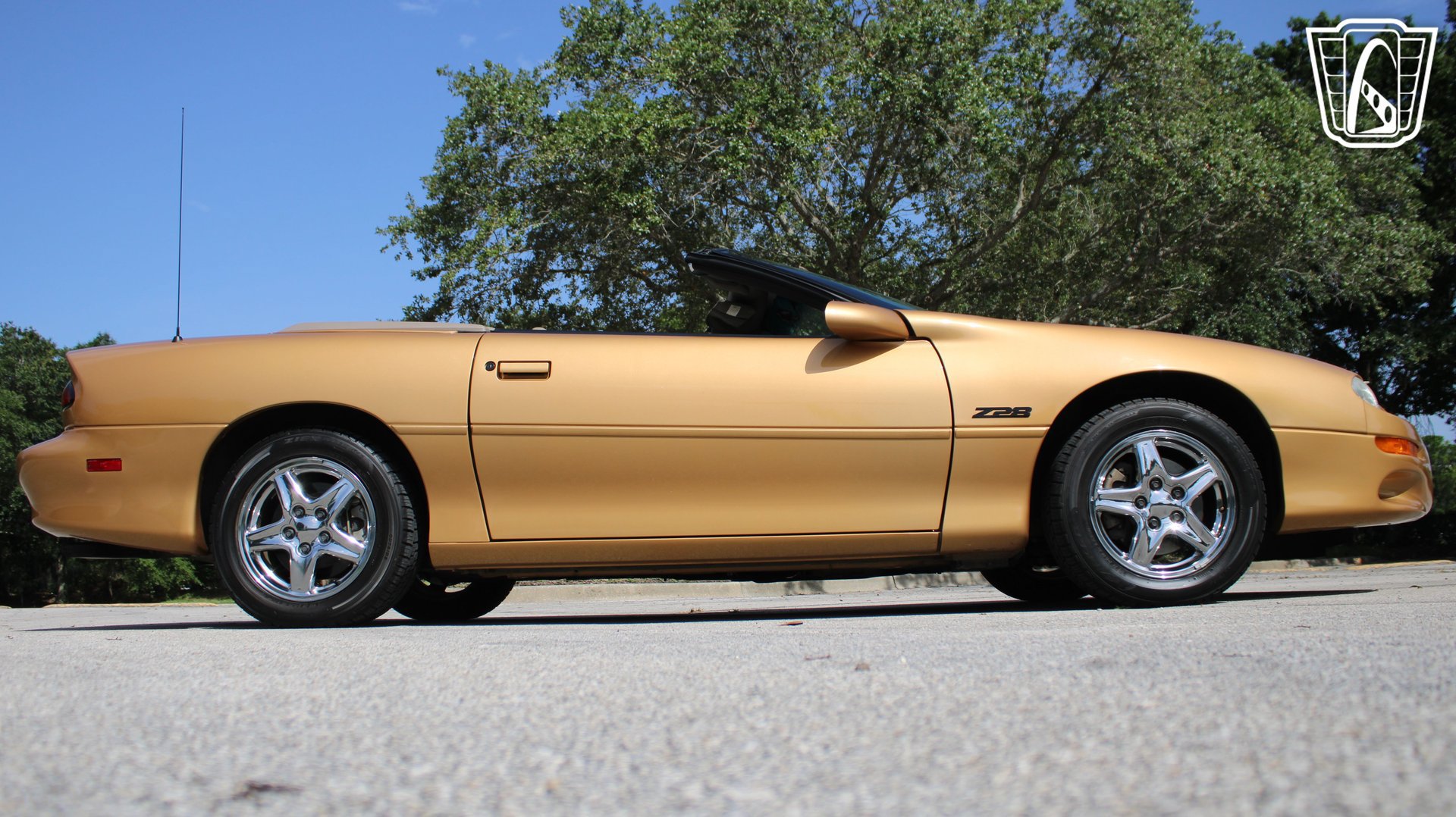 Used 1998 Chevrolet Camaro Z28 RWD image 17