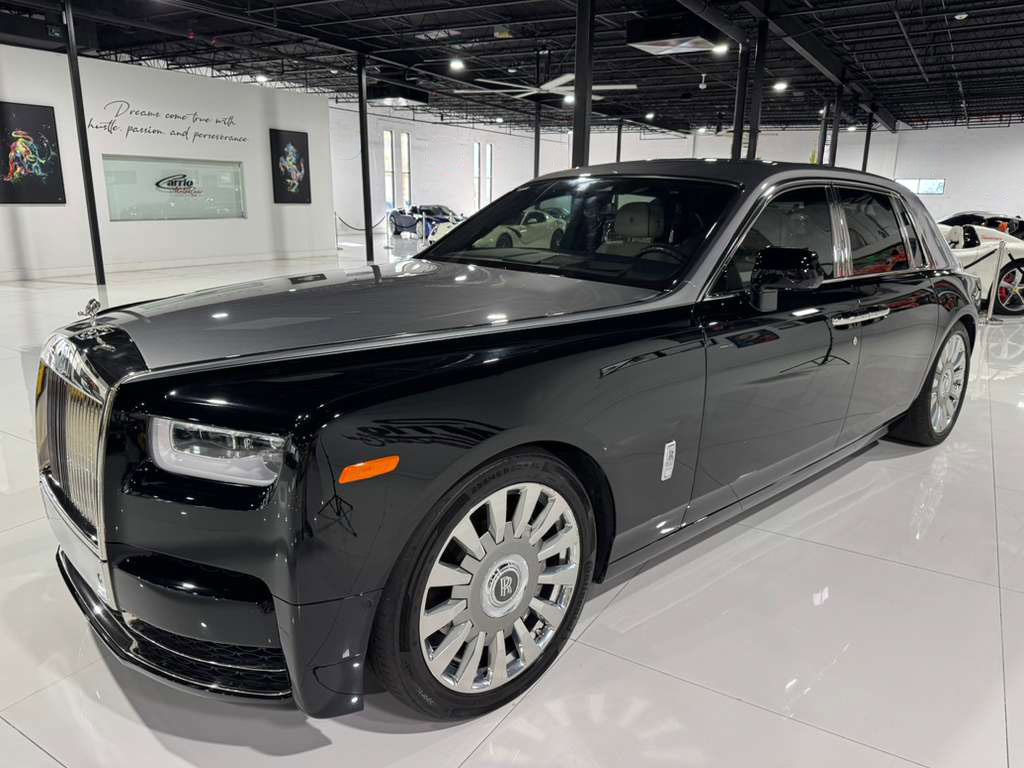 Used 2019 Rolls-Royce Phantom Sedan image 3