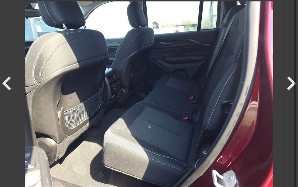 Used 2024 Jeep Grand Cherokee Laredo X AWD/4WD image 16