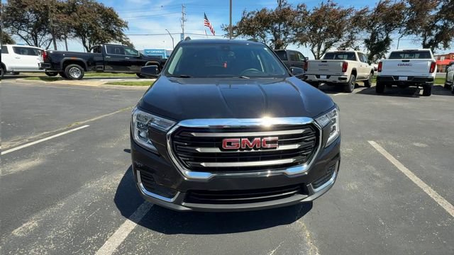 Used 2023 GMC Terrain SLE w/ Driver Convenience Package FWD image 3