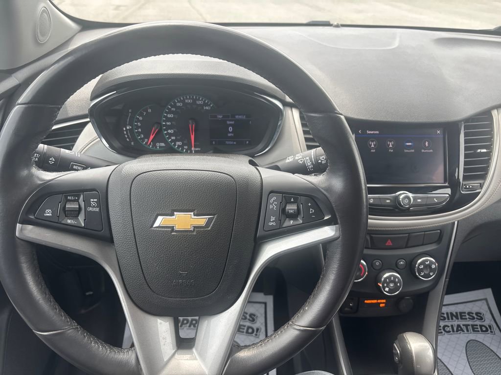 Used 2020 Chevrolet Trax LT w/ LT Convenience Package AWD/4WD image 18