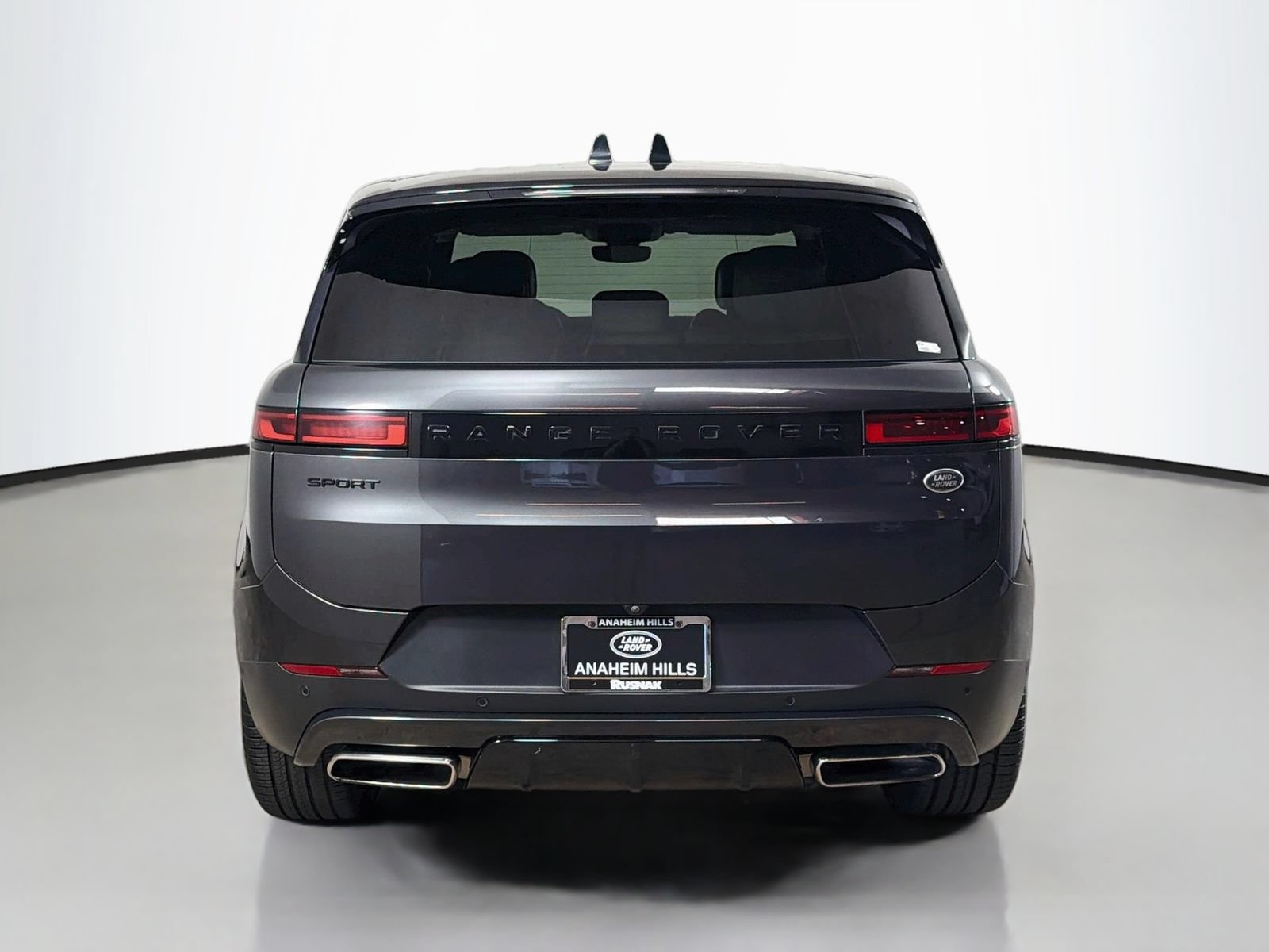 Used 2023 Land Rover Range Rover Sport SE AWD/4WD image 4