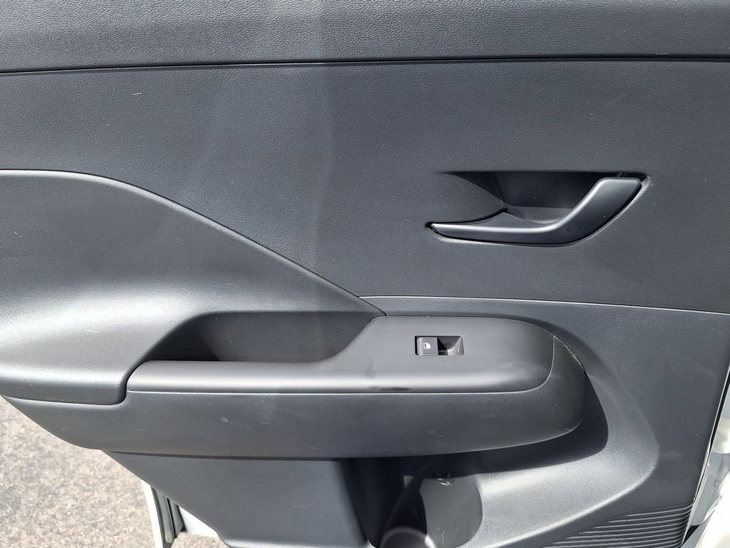 Certified 2024 Hyundai Kona SE image 13