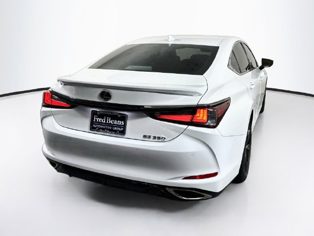 Used 2024 Lexus ES 350 F Sport w/ Technology Package FWD image 11