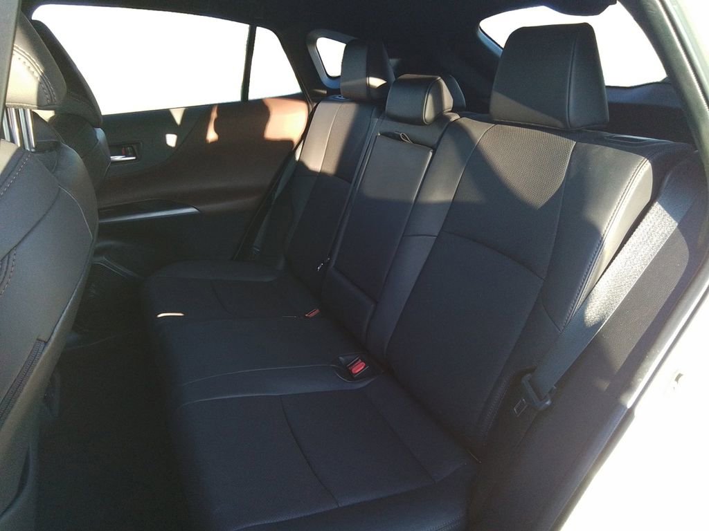 Used 2021 Toyota Venza Limited image 13