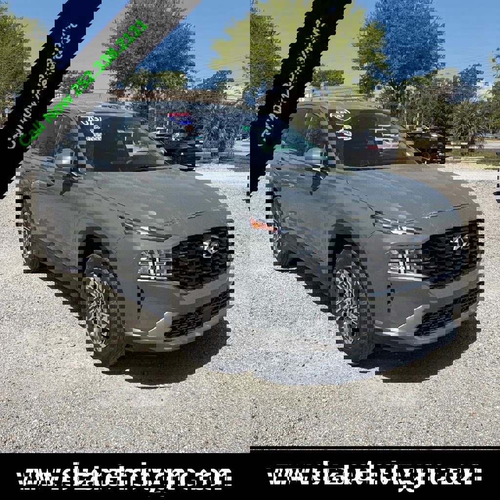 Used 2023 Hyundai Santa Fe SE image 4