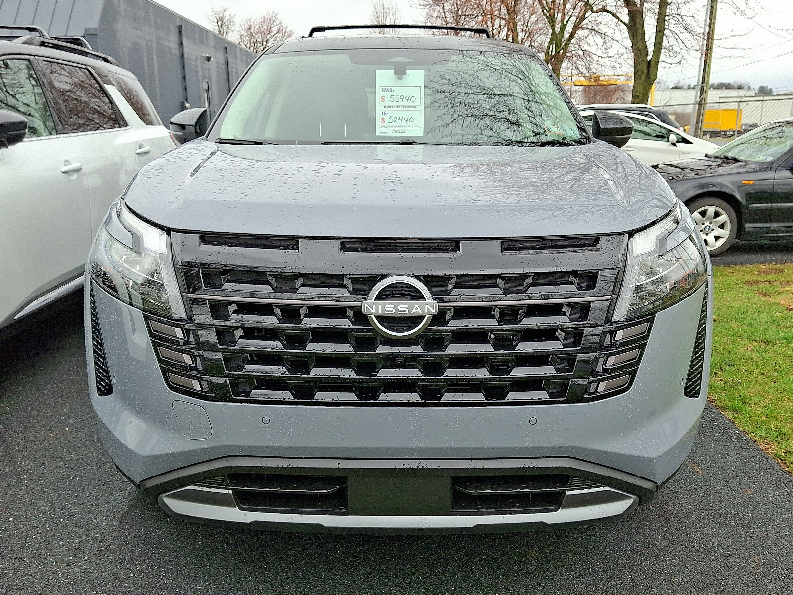 New 2026 Nissan Pathfinder Platinum image 2