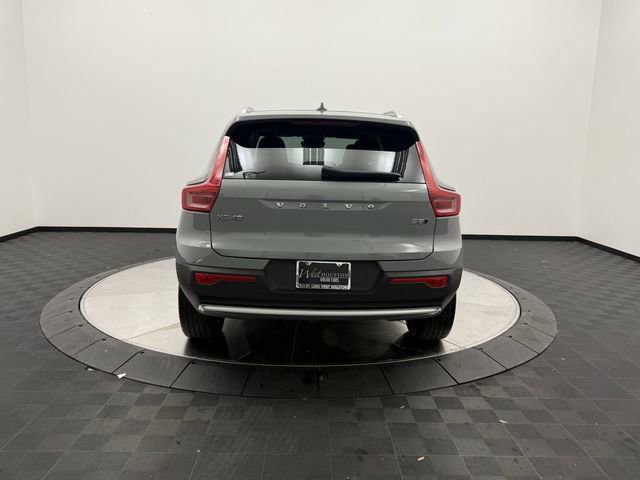 Certified 2025 Volvo XC40 B5 Plus image 6