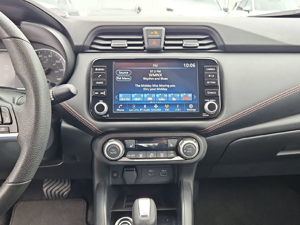 Used 2025 Nissan Versa SR FWD image 15