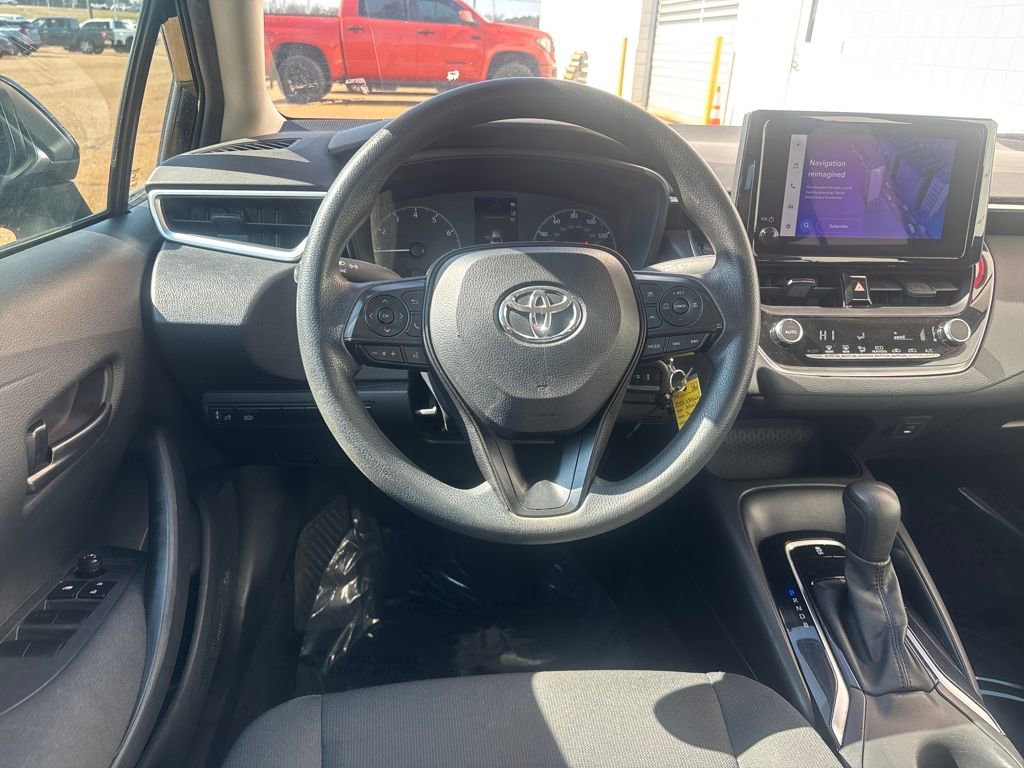 Used 2023 Toyota Corolla LE image 4