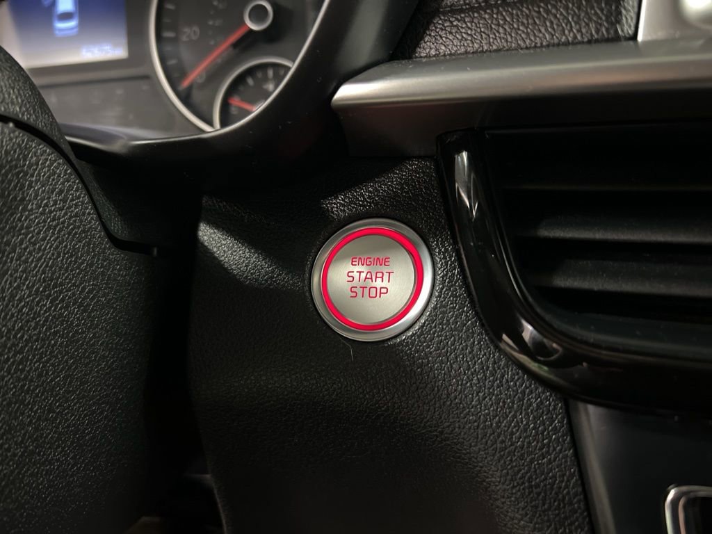 Used 2020 Kia Optima SE image 18