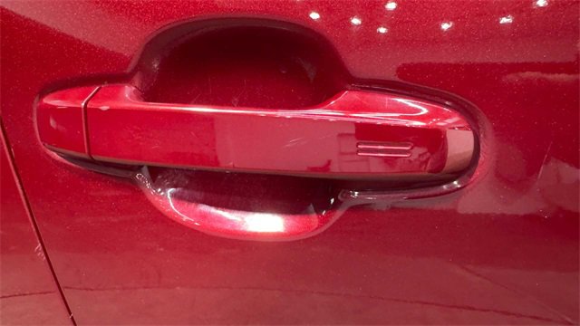 Used 2019 Toyota C-HR XLE image 11