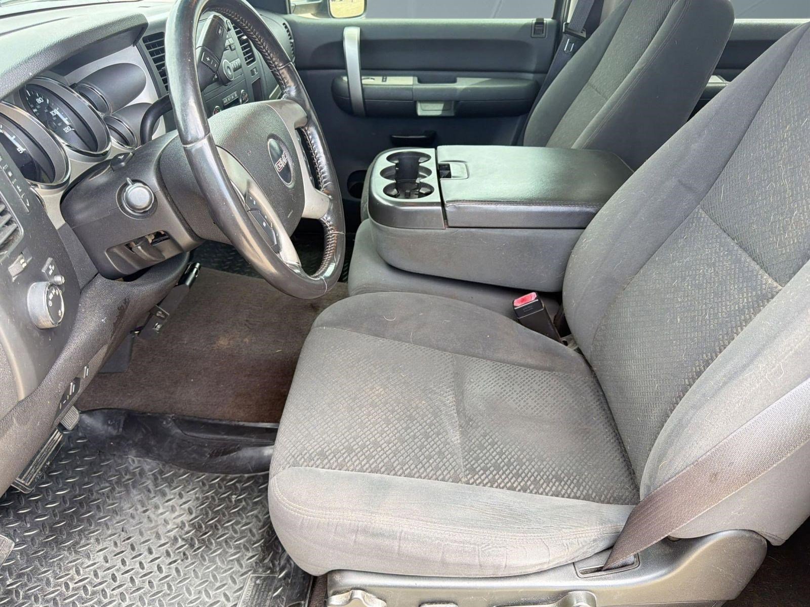 Used 2008 GMC Sierra 2500 SLE w/ Z71 Off-Road Package AWD/4WD image 5