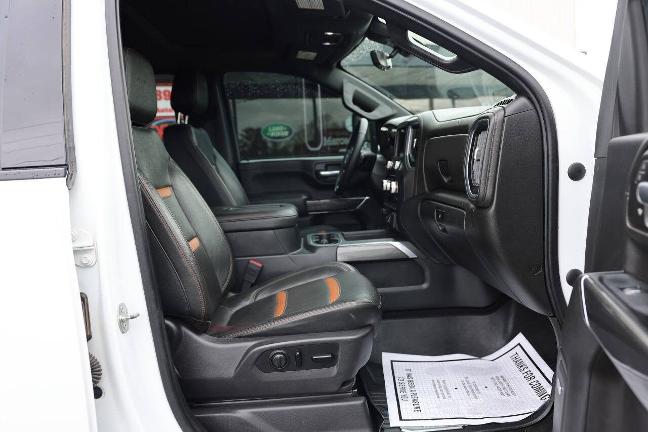 Used 2020 GMC Sierra 2500 AT4 w/ AT4 Premium Package AWD/4WD image 10