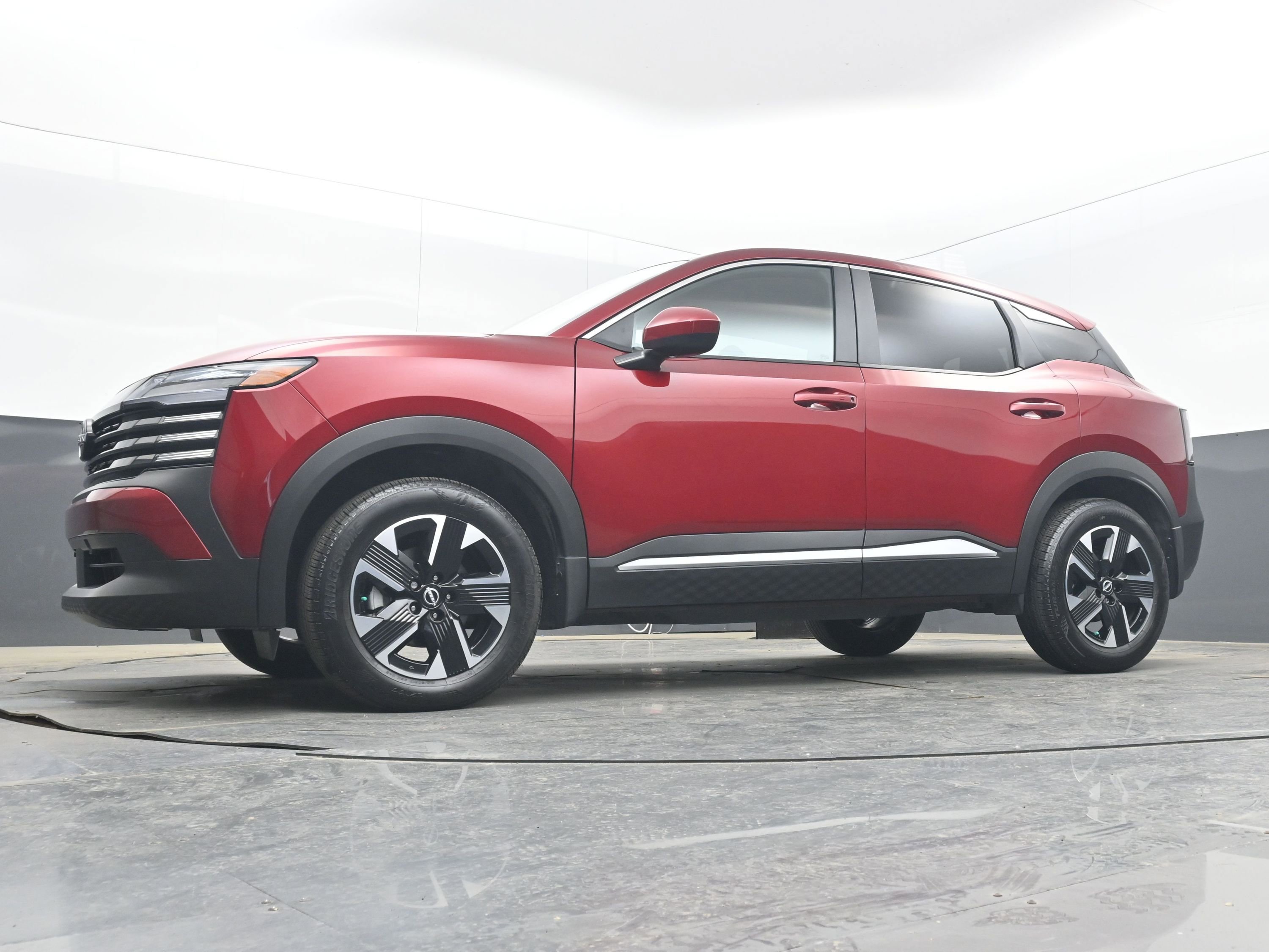 Certified 2025 Nissan Kicks SV image 25