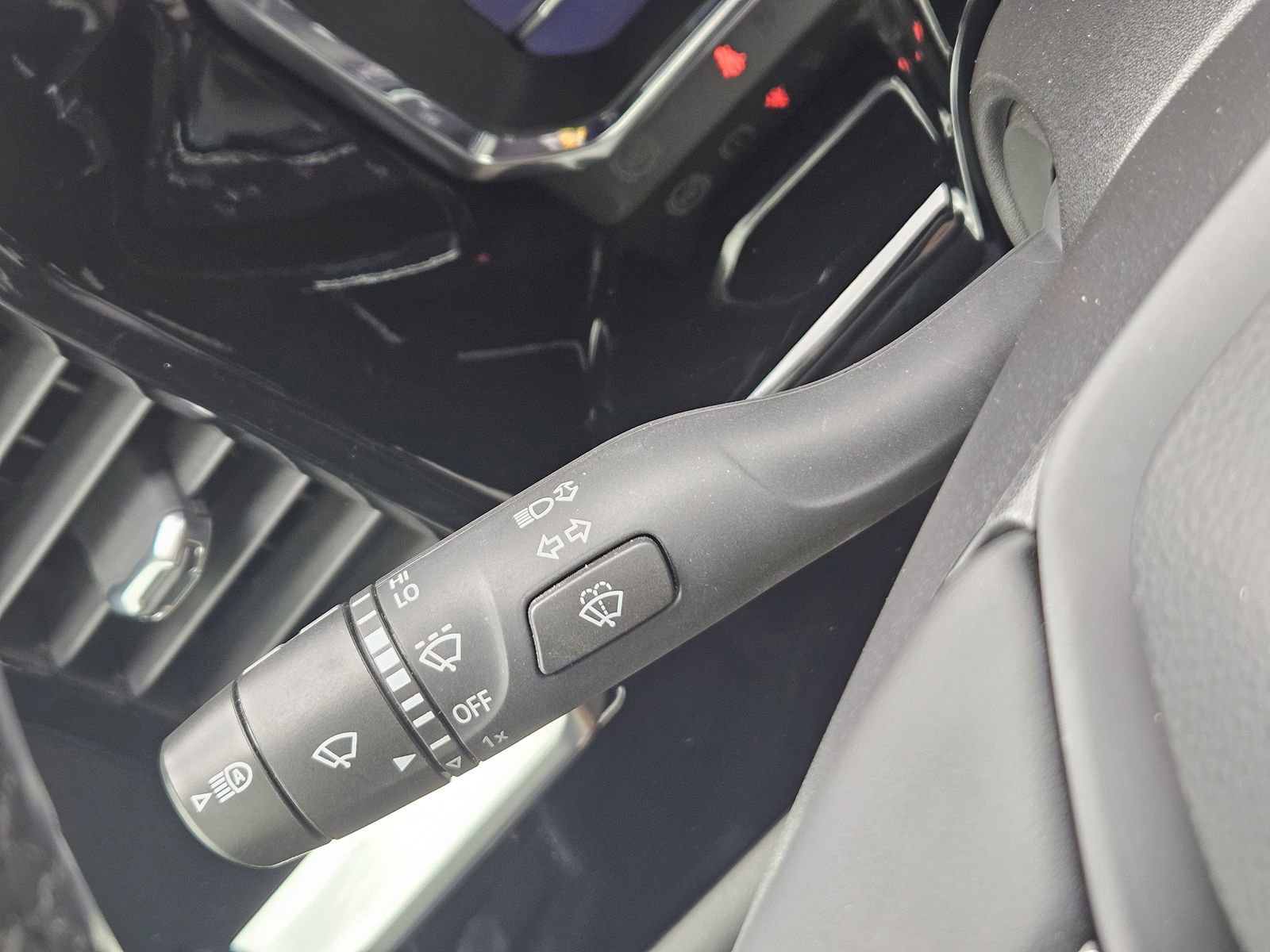 Certified 2024 Chevrolet Silverado 2500 LTZ w/ LTZ Convenience Package image 29