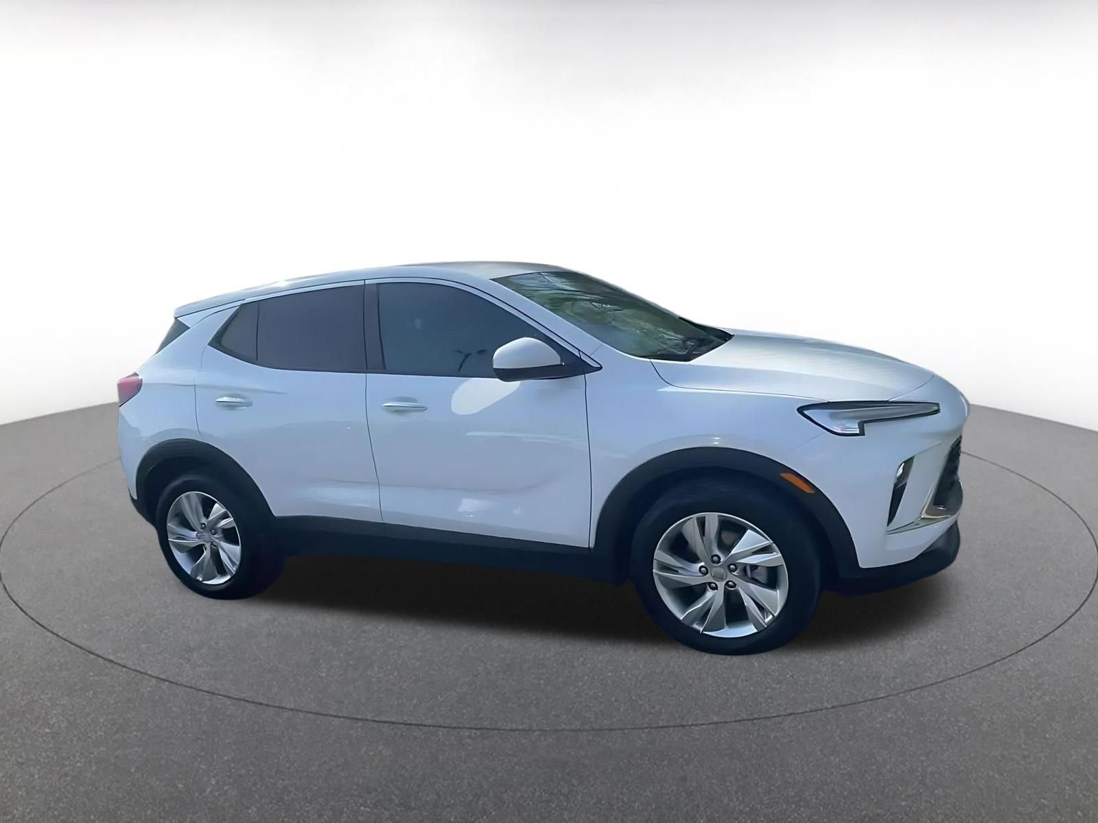 Used 2025 Buick Encore GX Preferred image 2