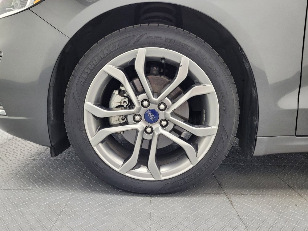 Used 2020 Ford Fusion SEL FWD image 31