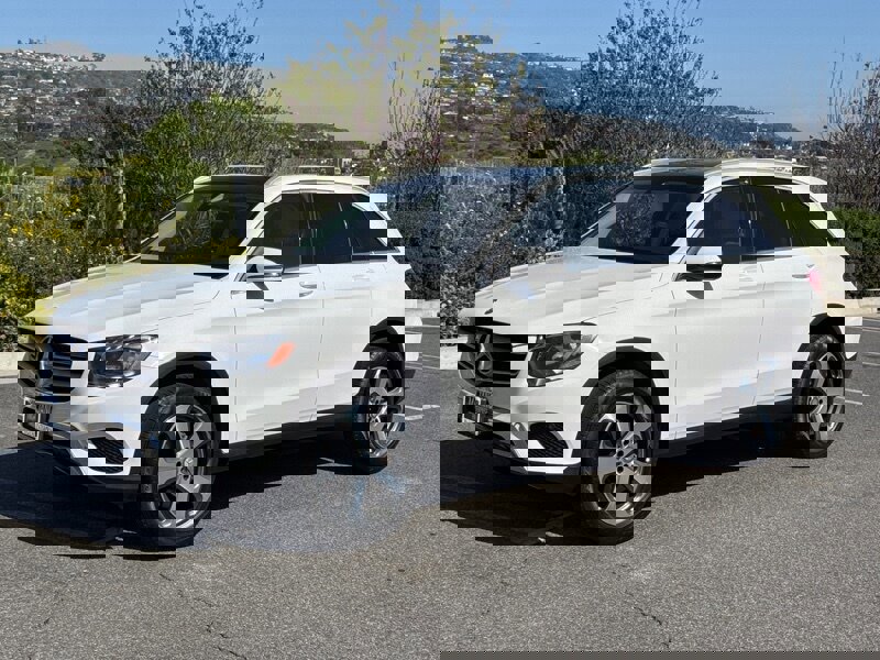 Used 2017 Mercedes-Benz GLC 300 image 2