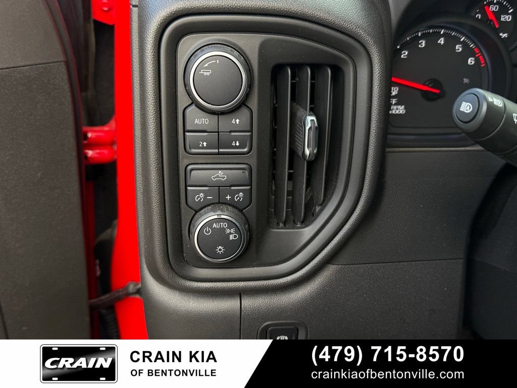 Used 2025 Chevrolet Silverado 1500 Custom Trail Boss AWD/4WD image 13