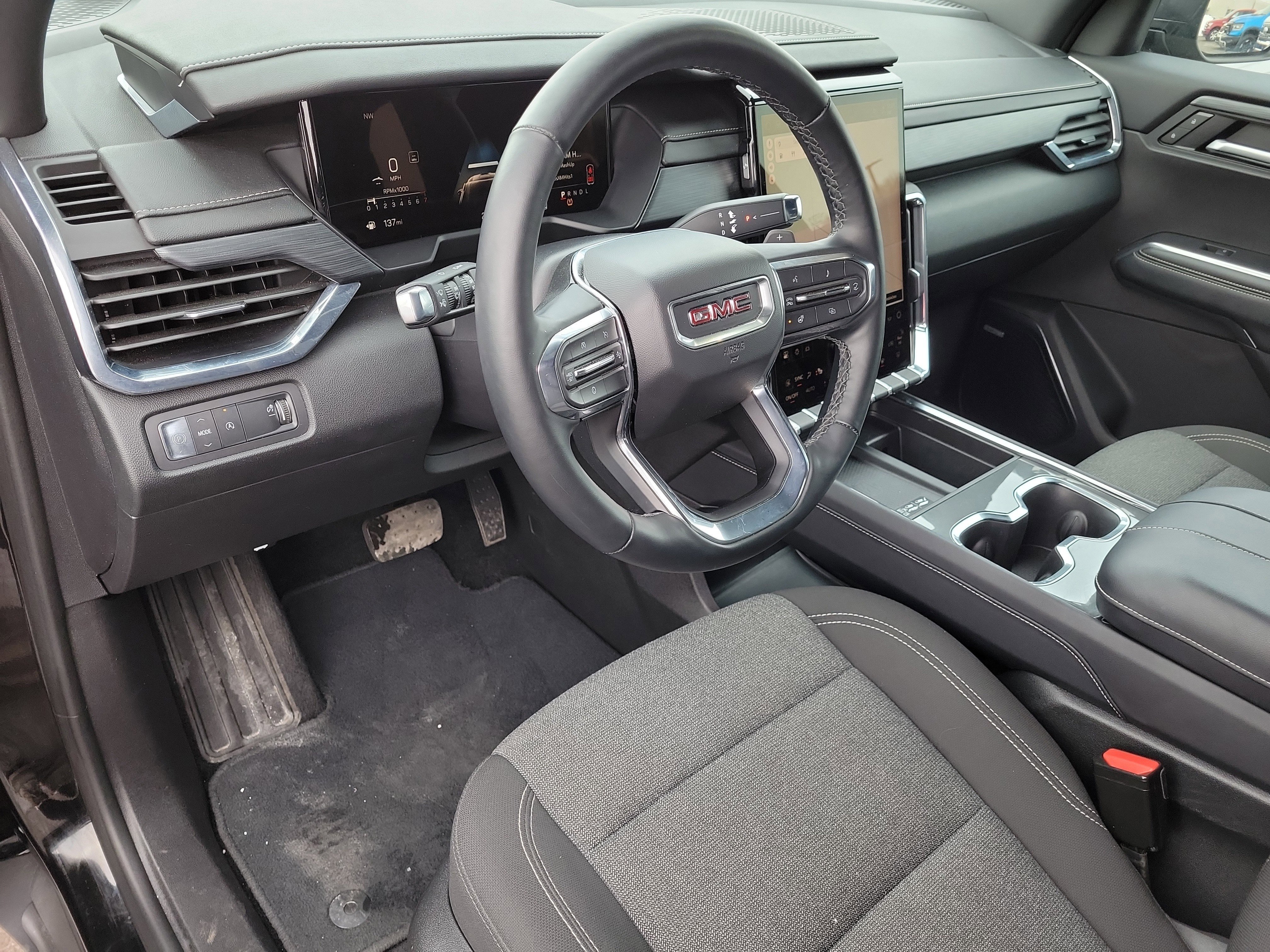 Used 2025 GMC Acadia Elevation image 20