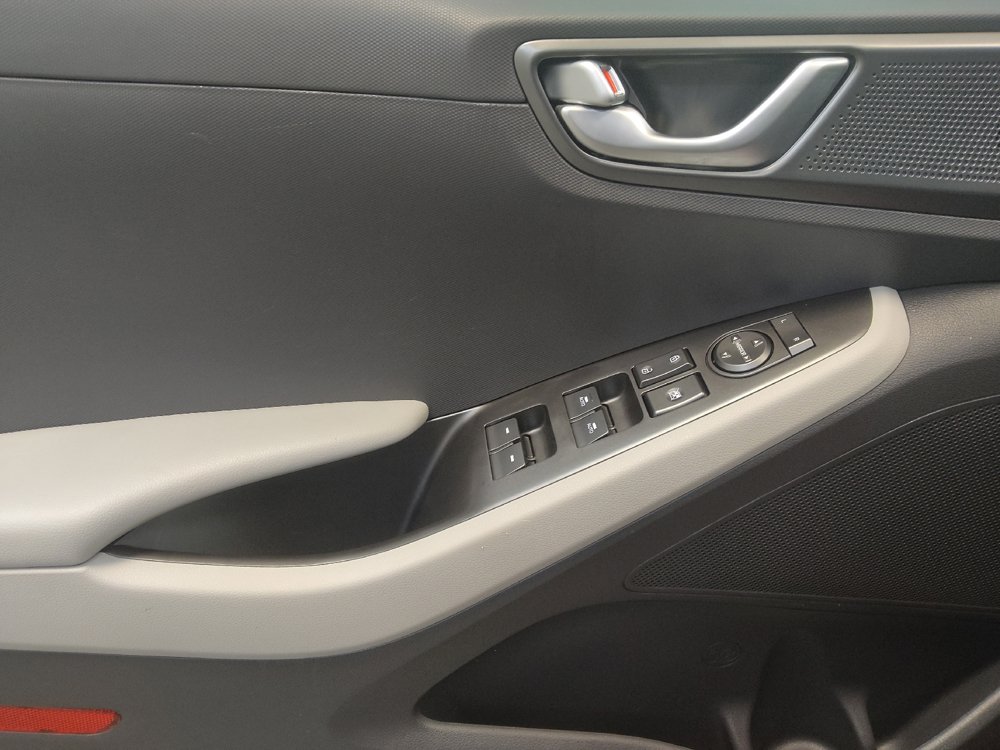 Used 2021 Hyundai Ioniq SEL FWD image 27