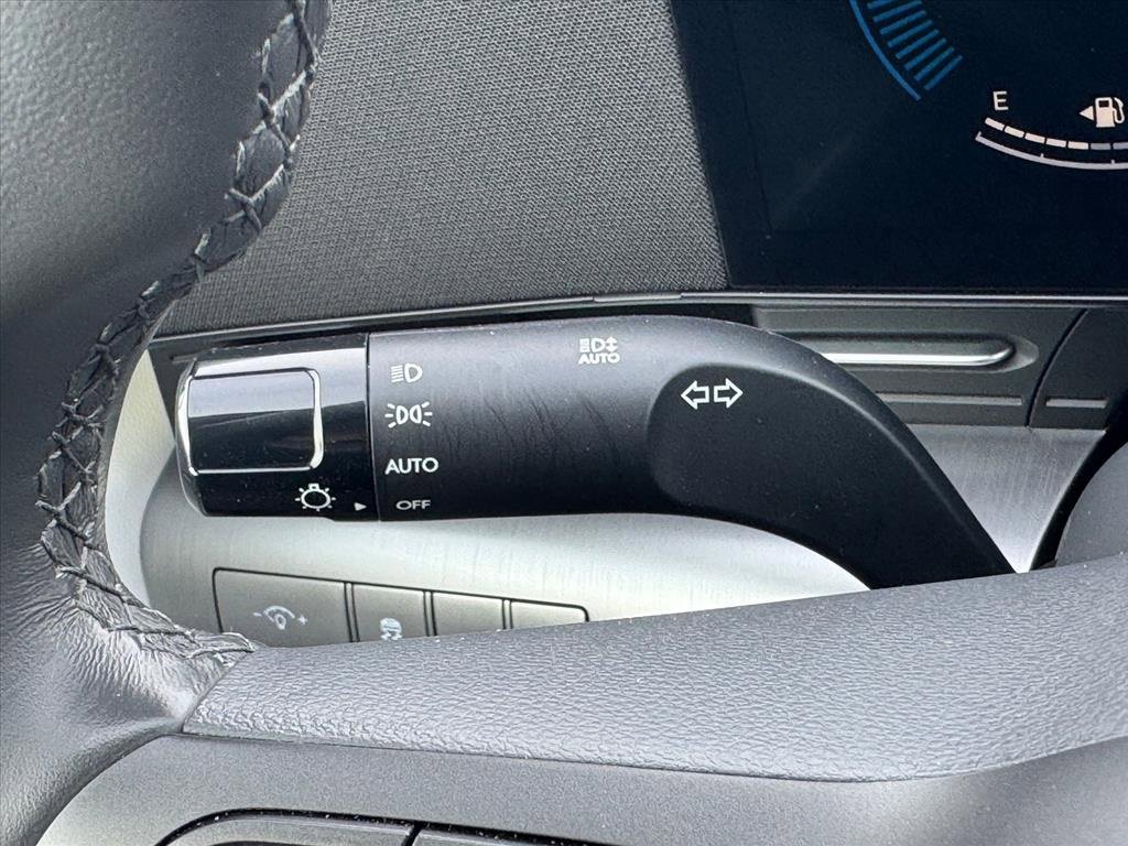 Used 2025 Hyundai Kona SEL image 23