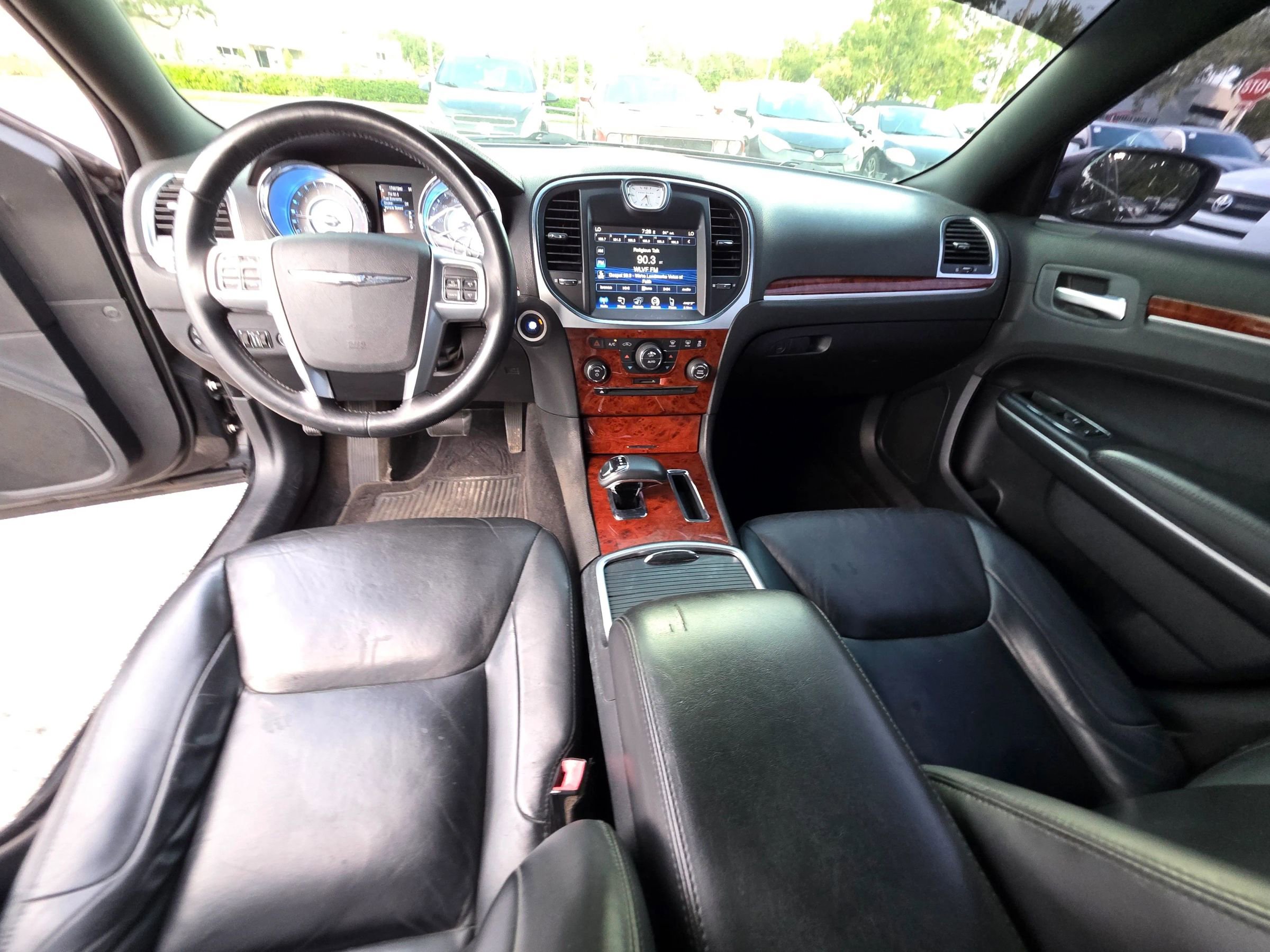 Used 2013 Chrysler 300 image 15