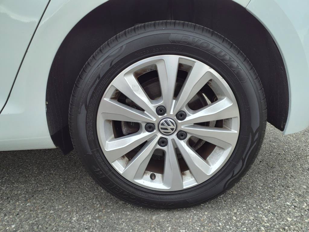 Used 2021 Volkswagen Golf 4-Door FWD image 7
