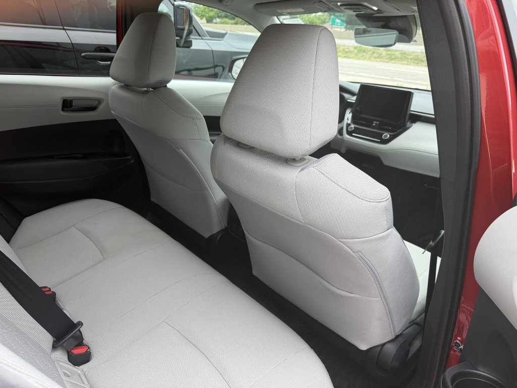 Used 2026 Toyota Corolla Cross LE FWD image 30