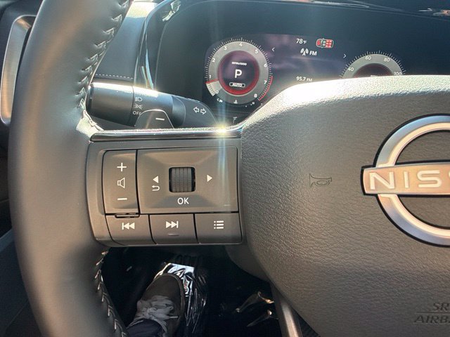 Used 2026 Nissan Pathfinder SL AWD/4WD image 26